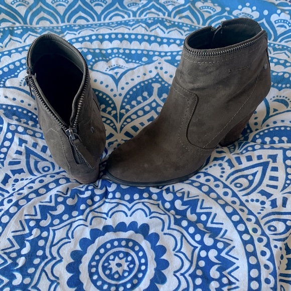 Crown Vintage ankle bootie - Picture 3 of 4